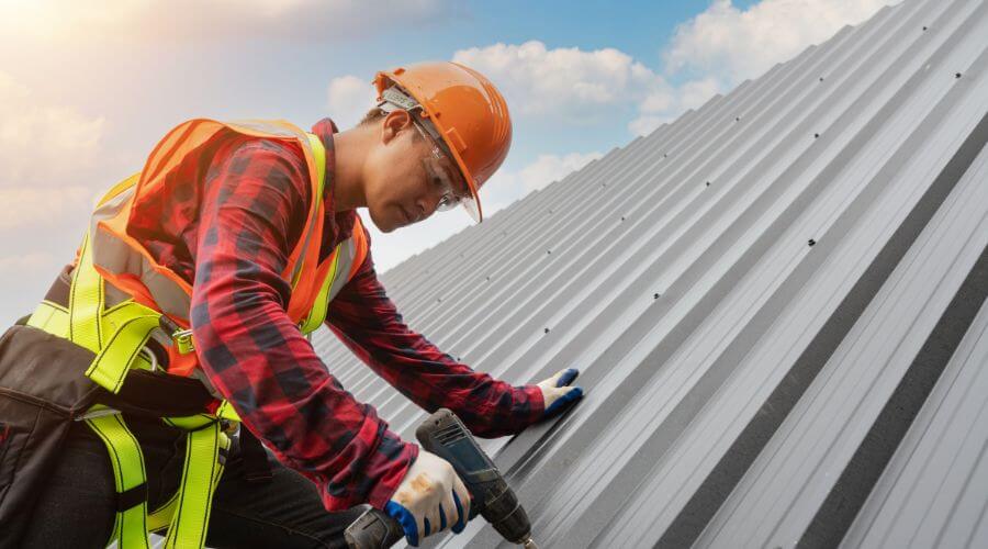 Professional gutter cleaning in Palmersville, TN